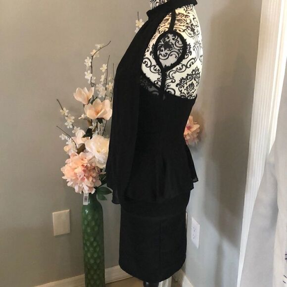 COPY - Guess black bodycon dress w front vail -halter top - Picture 6 of 8